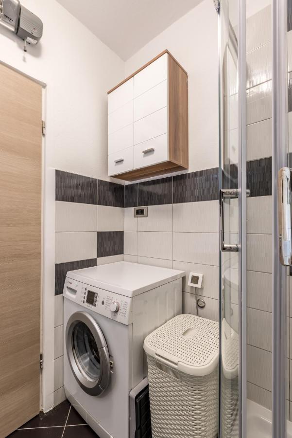 Sundowners Apartment, 52Qm, Double & Single Bed, 10 Min From Old Town Of Split Eksteriør billede